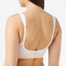 Load image into Gallery viewer, TRIUMPH <BR>
Triaction Hybrid Lite Sports Bra <BR>
Non Wire <BR>