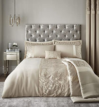 Load image into Gallery viewer, CATHERINE LANSFIELD <BR>
Velvet Sparkle <BR>
Champagne <BR>