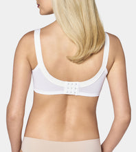 Load image into Gallery viewer, TRIUMPH <BR>
Doreen Non Wire Bra <BR>
White, Skin <BR>