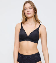Load image into Gallery viewer, TRIUMPH&lt;BR&gt;
Amourette Charm T&lt;BR&gt;
Ink&lt;BR&gt;
