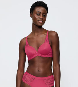 TRIUMPH LINGERIE <BR>
Aura Spotlight Wired padded bra <BR>
Ice Blue or Flash Pink <BR>
