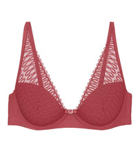 Load image into Gallery viewer, TRIUMPH LINGERIE &lt;BR&gt;
Aura Spotlight Wired padded bra &lt;BR&gt;
Strawberry Allure &lt;BR&gt;
