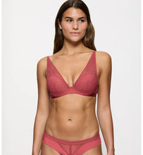Load image into Gallery viewer, TRIUMPH LINGERIE &lt;BR&gt;
Aura Spotlight Wired padded bra &lt;BR&gt;
Strawberry Allure &lt;BR&gt;
