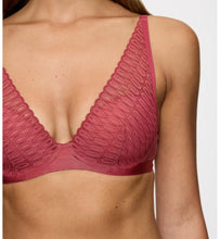 Load image into Gallery viewer, TRIUMPH LINGERIE &lt;BR&gt;
Aura Spotlight Wired padded bra &lt;BR&gt;
Strawberry Allure &lt;BR&gt;
