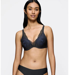 TRIUMPH<BR>
Body Makeup Illusion Lace<BR>
Ivory or Purple <BR>