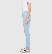 Load image into Gallery viewer, MAC JEANS<BR>
Dream Summer Jeans<BR>
Blue or Beige<BR>
