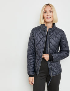 GERRY WEBER <BR>
Quilted jacket with a decorative topstitched pattern <BR>
Silver or Navy <BR>