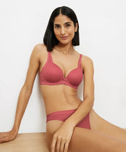 Load image into Gallery viewer, TRIUMPH LINGERIE &lt;BR&gt;
Aura Spotlight Wired padded bra &lt;BR&gt;
Strawberry &lt;BR&gt;
