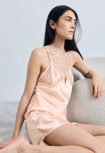 Load image into Gallery viewer, TRIUMPH <BR>
A Weekend to Remember Chesise <BR>
Peach or Black available <BR>
