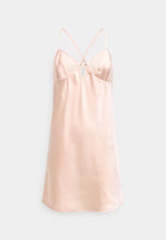 Load image into Gallery viewer, TRIUMPH <BR>
A Weekend to Remember Chesise <BR>
Peach or Black available <BR>
