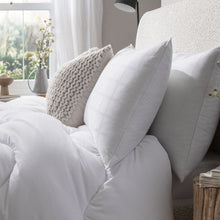 Load image into Gallery viewer, FINE BEDDING COMPANY &lt;BR&gt;
Allergy Defence Pillow &lt;BR&gt;
