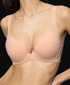 TRIUMPH LINGERIE <BR>
Body Make-Up Illusion Wired padded bra <BR>
Powder Peack <BR>