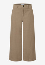 Load image into Gallery viewer, MORE &amp; MORE &lt;BR&gt;
Corduroy culottes &lt;BR&gt;
Beige &lt;BR&gt;
