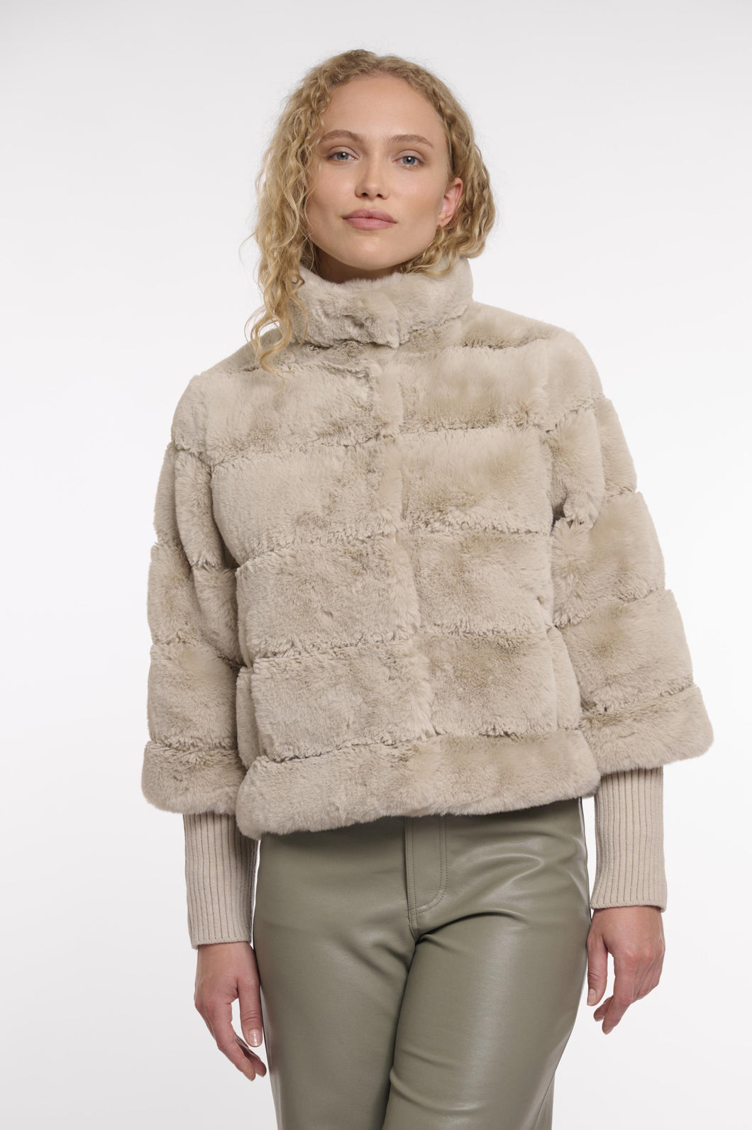 RINO & PELLE <BR>
Feline Faux Fur Jacket with knitted sleeves <BR>
Birch <BR>