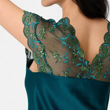 Load image into Gallery viewer, LINGADORE <BR>
Chemise <BR>
Pine Green <BR>
