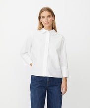 Load image into Gallery viewer, MASAI <BR>
Ilonka Shirt <BR>
White <BR>
