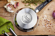 Load image into Gallery viewer, JUDGE VISTA &lt;BR&gt;
18cm Draining Saucepan, 2.1L &lt;BR&gt;
