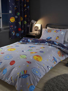 CATHERINE LANSFIELD <BR>
Lost In Space Quilt Set <BR>
Blue <BR>