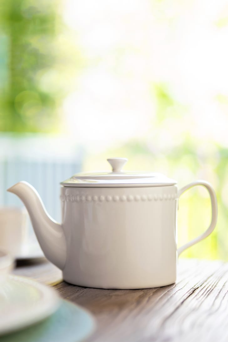 MARY BERRY <BR>
Signature Fine China Teapot <BR>
White <BR>