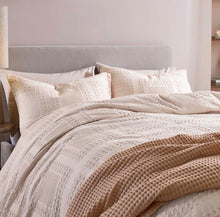 Load image into Gallery viewer, ABIGAIL AHERN <BR>
Maeve Waffle Duvet Cover Set <BR>
Pale Dusky Pink <BR>

