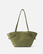 Load image into Gallery viewer, BIBA <BR>
Leather shoulder bag Minot <BR>
Green <BR>
