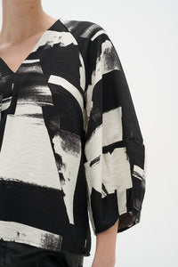 INWEAR<BR>
Naomi Blouse<BR>
Black and Cream<BR>