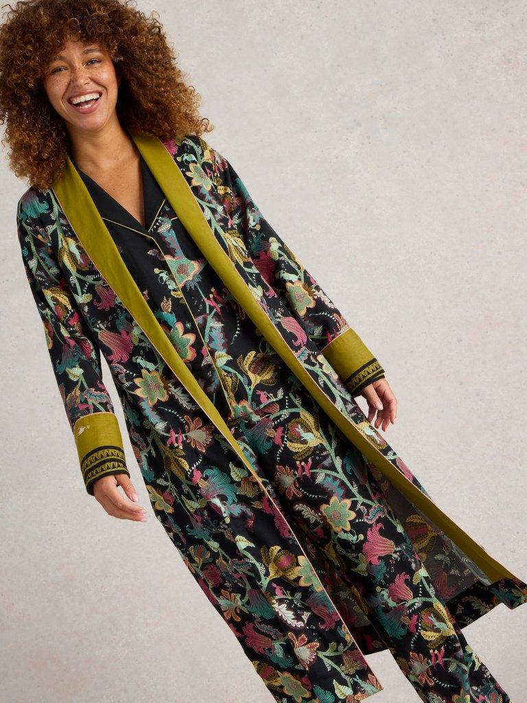 WHITE STUFF <BR>
Nina Organic Cotton Dressing Gown <BR>
Black Print <BR>