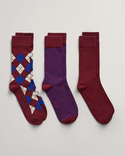 Load image into Gallery viewer, GANT &lt;BR&gt;
3-Pack Argyle Socks &lt;BR&gt;
Bottle or Wine combo &lt;BR&gt;
