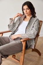 Load image into Gallery viewer, PERUZZI <BR>
3 in 1 Jacket <BR>
Taupe <BR>
