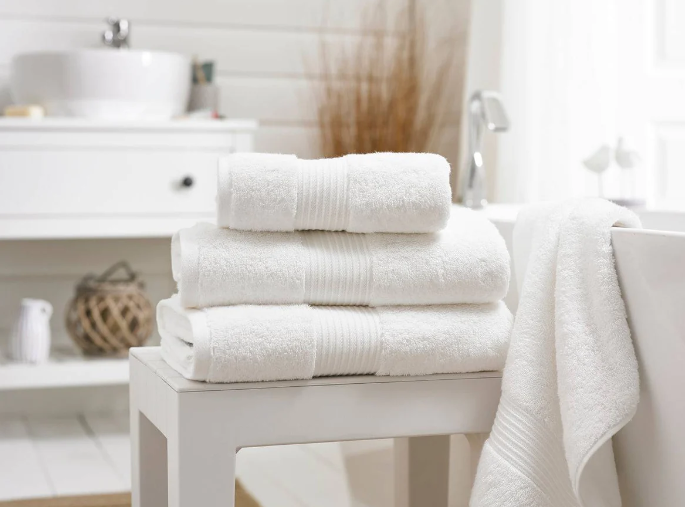 DEYONGS<BR>
Bliss Bath Towels<BR>
White<BR>