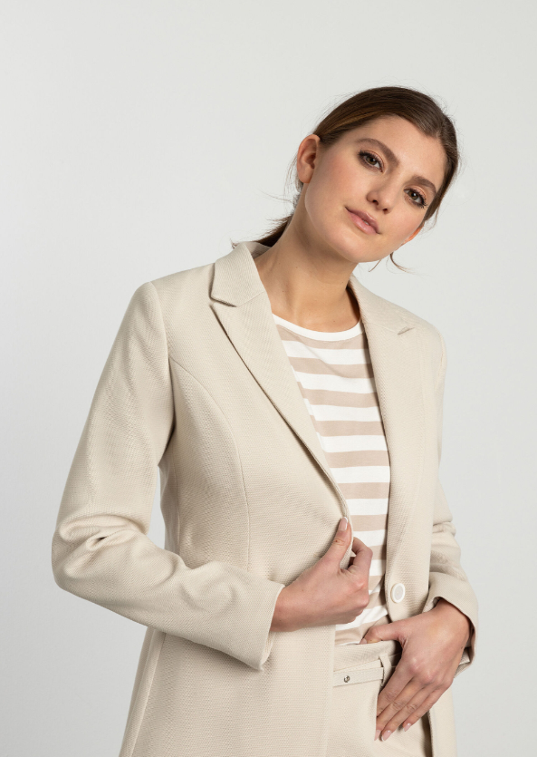 MORE AND MORE<BR>
Jersey Blazer<BR>
Almond<BR>