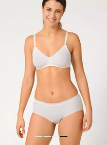 TRIUMPH<BR>
Sloggie Soft Bra<BR>
White<BR>