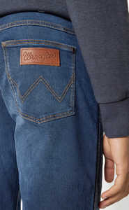 WRANGLER<BR>
Horizon Free Hand Denim<BR>
Dark Denim<BR>