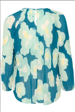 Load image into Gallery viewer, INWEAR&lt;BR&gt;
Hendra Blouse&lt;BR&gt;
Green&lt;BR&gt;
