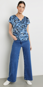 GERRY WEBER<BR>
Patterned Short Sleeve Shirt with Material Patch<BR>
Blue/White<BR>