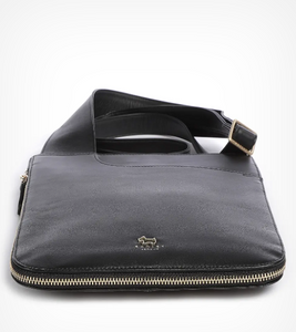 RADLEY LONDON<BR>
Pockets Crossbody Bag<BR>
Black/Navy<BR>