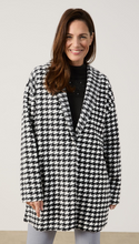 Load image into Gallery viewer, GERRY WEBER&lt;BR&gt;
Open Knitted Coat&lt;BR&gt;
Black/White&lt;BR&gt;
