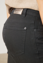 Load image into Gallery viewer, GERRY WEBER&lt;BR&gt;
Alissa Jeans&lt;BR&gt;
Black/ Blue&lt;BR&gt;
