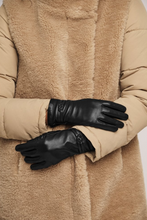 Load image into Gallery viewer, RINO AND PELLE&lt;BR&gt;
Junai Braided Leather Gloves&lt;BR&gt;
Black, Brown&lt;BR&gt;
