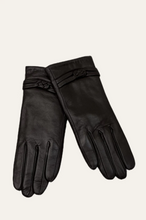 Load image into Gallery viewer, RINO AND PELLE&lt;BR&gt;
Junai Braided Leather Gloves&lt;BR&gt;
Black, Brown&lt;BR&gt;
