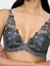 Load image into Gallery viewer, TRIUMPH&lt;Br&gt;
Sensual Spotlight Wired Padded Bra&lt;BR&gt;
Grey&lt;BR&gt;
