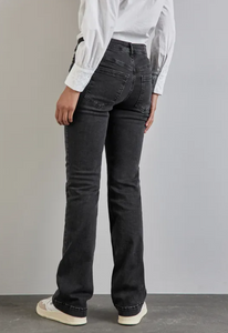 STREET ONE<BR>
Bootcut Jeans<BR>
Black<BR>