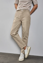 Load image into Gallery viewer, STREET ONE&lt;BR&gt;
Jeans in Casual Fit&lt;BR&gt;
Beige&lt;BR&gt;
