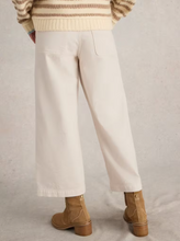 Load image into Gallery viewer, WHITE STUFF&lt;BR&gt;
Tia Crop Jeans&lt;BR&gt;
Blue, White&lt;BR&gt;
