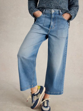 Load image into Gallery viewer, WHITE STUFF&lt;BR&gt;
Tia Crop Jeans&lt;BR&gt;
Blue, White&lt;BR&gt;
