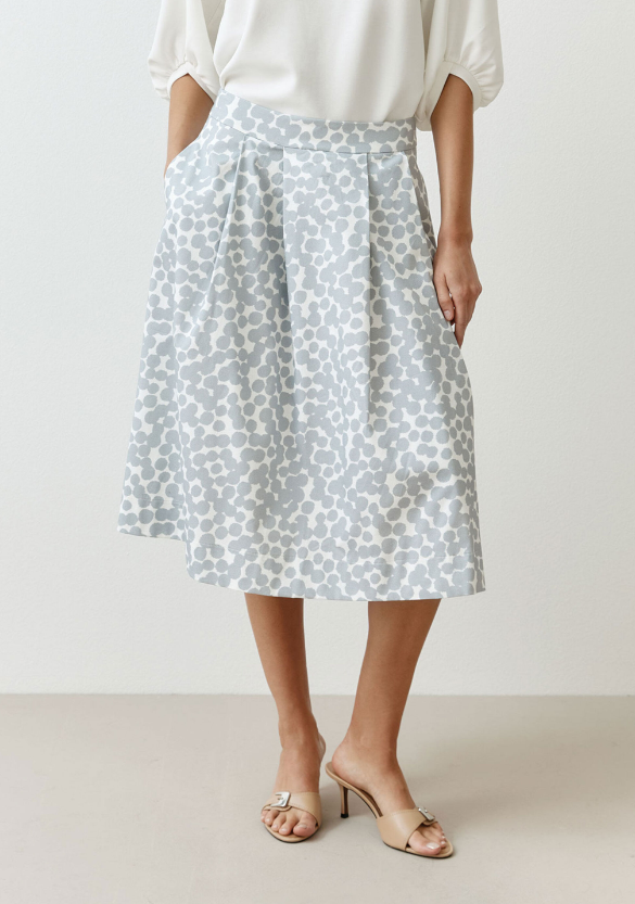 MORE AND MORE<BR>
Print Midi Skirt with Polka Dot<BR.
Grey/White<BR>
