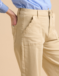 BRAKEBURN<BR>
Ankle Crop Trousers<BR>
Beige<BR>