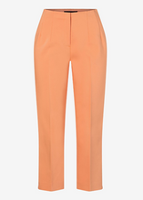 Load image into Gallery viewer, MORE AND MORE&lt;BR.
Cropped Stretch Trousers&lt;BR&gt;
Melon&lt;BR&gt;
