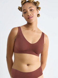 TRIUMPH<BR>
Sloggi Zero Feel Bralette<BR>
Navy, Rust<BR>