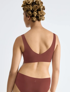 TRIUMPH<BR>
Sloggi Zero Feel Bralette<BR>
Navy, Rust<BR>